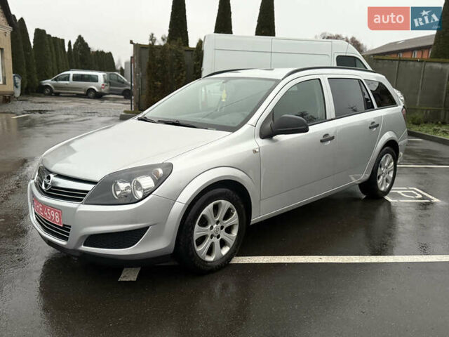 Серый Опель Астра, объемом двигателя 1.6 л и пробегом 231 тыс. км за 5699 $, фото 2 на Automoto.ua