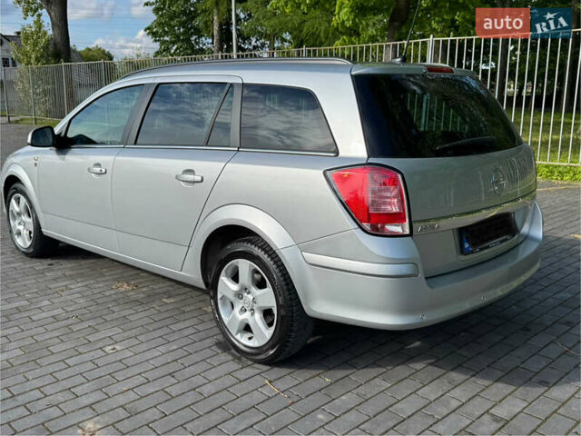 Серый Опель Астра, объемом двигателя 1.7 л и пробегом 255 тыс. км за 5800 $, фото 11 на Automoto.ua