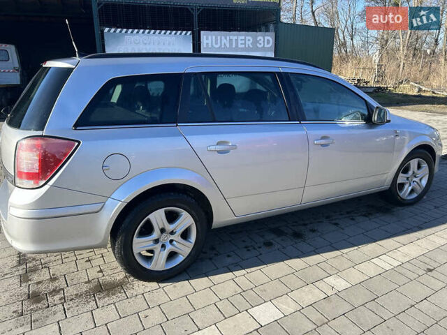 Серый Опель Астра, объемом двигателя 1.7 л и пробегом 295 тыс. км за 5500 $, фото 2 на Automoto.ua