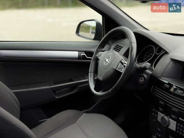 Опель Астра 2010 в Дубно на Automoto.ua Серый Опель Астра, объемом двигателя 1.6 л и пробегом 229 тыс. км за 5100 $, фото 18 на Automoto.ua