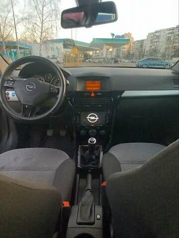 Серый Опель Астра, объемом двигателя 1.6 л и пробегом 173 тыс. км за 6550 $, фото 12 на Automoto.ua