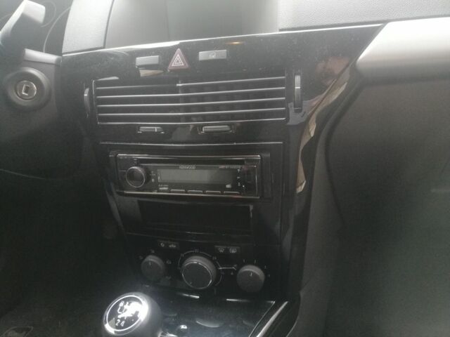 Опель Астра 2010 у Тернополі на Automoto.ua Сірий Опель Астра, об'ємом двигуна 1.6 л та пробігом 204 тис. км за 6200 $, фото 6 на Automoto.ua