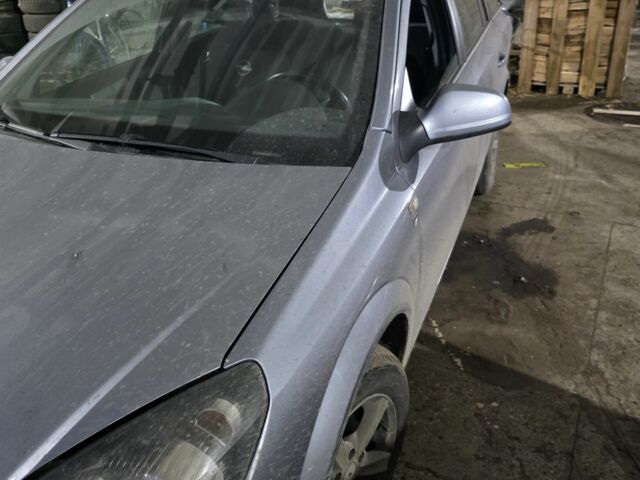 Серый Опель Астра, объемом двигателя 1.7 л и пробегом 270 тыс. км за 2700 $, фото 4 на Automoto.ua