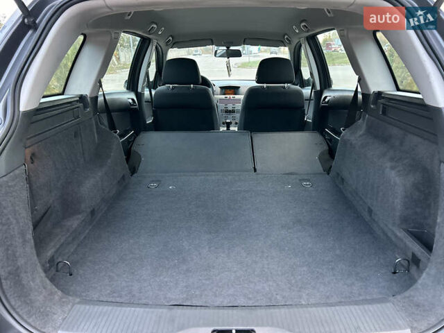 Опель Астра 2010 в Полтаве на Automoto.ua Серый Опель Астра, объемом двигателя 1.6 л и пробегом 143 тыс. км за 6500 $, фото 90 на Automoto.ua