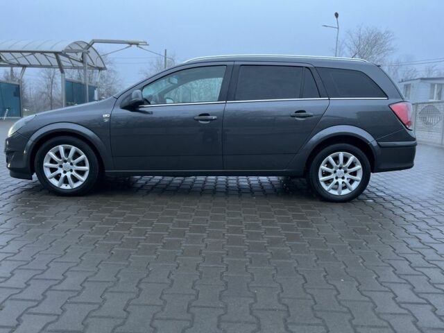 Серый Опель Астра, объемом двигателя 1.6 л и пробегом 242 тыс. км за 6199 $, фото 1 на Automoto.ua