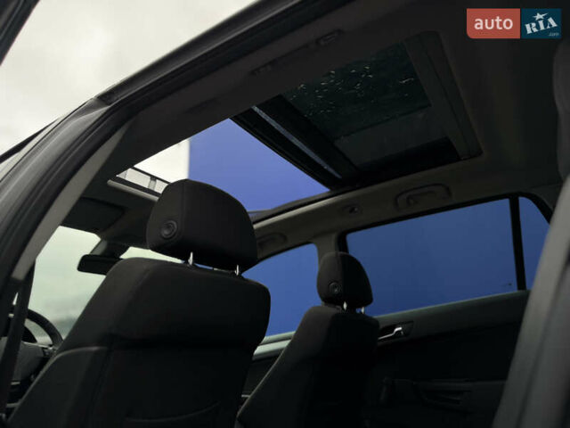 Опель Астра 2010 в Дубно на Automoto.ua Серый Опель Астра, объемом двигателя 1.6 л и пробегом 229 тыс. км за 5100 $, фото 14 на Automoto.ua