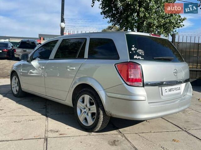 Серый Опель Астра, объемом двигателя 1.69 л и пробегом 306 тыс. км за 4690 $, фото 4 на Automoto.ua