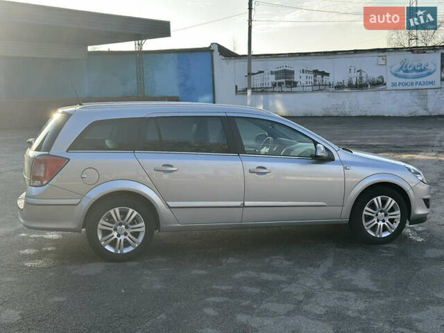 Серый Опель Астра, объемом двигателя 1.6 л и пробегом 245 тыс. км за 5800 $, фото 3 на Automoto.ua