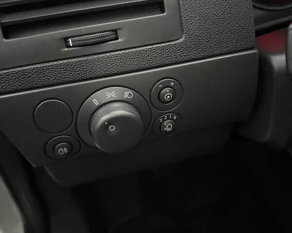 Серый Опель Астра, объемом двигателя 1.6 л и пробегом 231 тыс. км за 5699 $, фото 32 на Automoto.ua