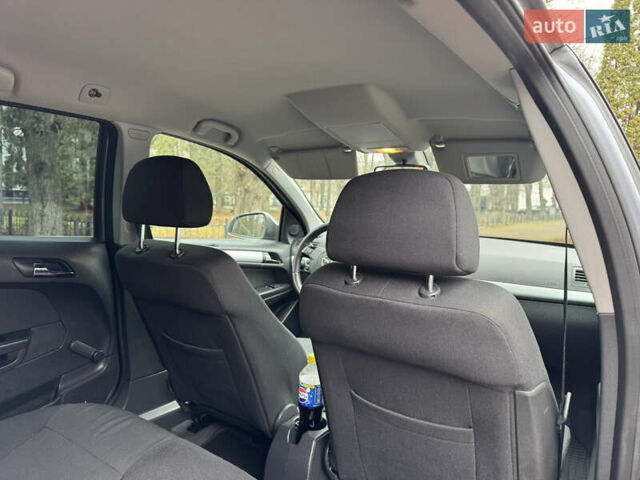 Серый Опель Астра, объемом двигателя 1.6 л и пробегом 209 тыс. км за 6300 $, фото 27 на Automoto.ua