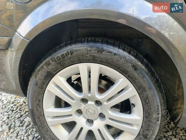 Сірий Опель Астра, об'ємом двигуна 1.69 л та пробігом 292 тис. км за 6500 $, фото 3 на Automoto.ua