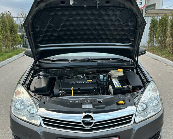 Опель Астра 2010 в Полтаве на Automoto.ua Серый Опель Астра, объемом двигателя 1.6 л и пробегом 143 тыс. км за 6500 $, фото 61 на Automoto.ua