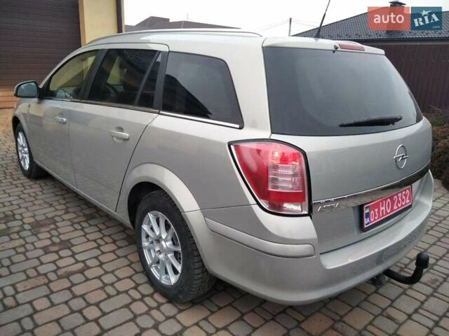 Серый Опель Астра, объемом двигателя 1.6 л и пробегом 217 тыс. км за 5550 $, фото 5 на Automoto.ua