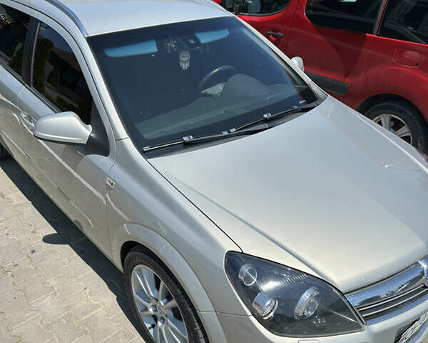 Опель Астра 2010 в Хотине на Automoto.ua Серый Опель Астра, объемом двигателя 1.91 л и пробегом 293 тыс. км за 6799 $, фото 17 на Automoto.ua