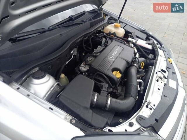 Опель Астра 2010 в Черкассах на Automoto.ua Серый Опель Астра, объемом двигателя 1.7 л и пробегом 249 тыс. км за 6650 $, фото 34 на Automoto.ua