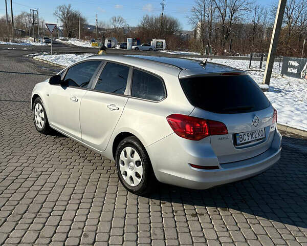 Серый Опель Астра, объемом двигателя 1.69 л и пробегом 248 тыс. км за 6600 $, фото 2 на Automoto.ua