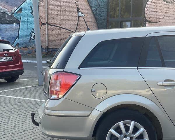 Опель Астра 2010 в Луцке на Automoto.ua Серый Опель Астра, объемом двигателя 1.6 л и пробегом 271 тыс. км за 5949 $, фото 9 на Automoto.ua