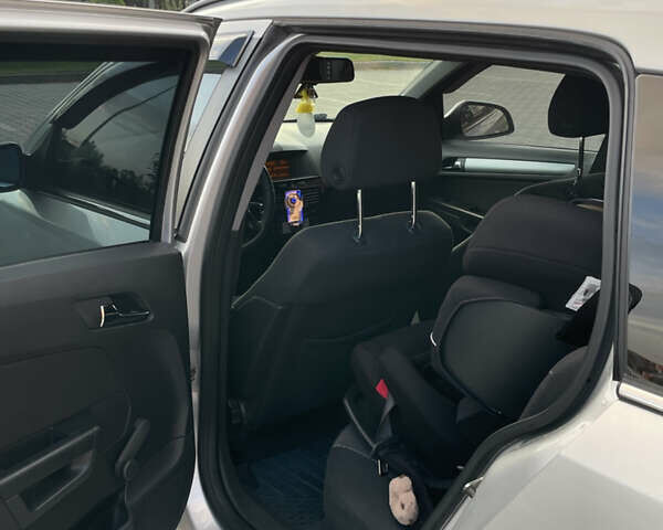 Сірий Опель Астра, об'ємом двигуна 1.7 л та пробігом 256 тис. км за 4800 $, фото 15 на Automoto.ua