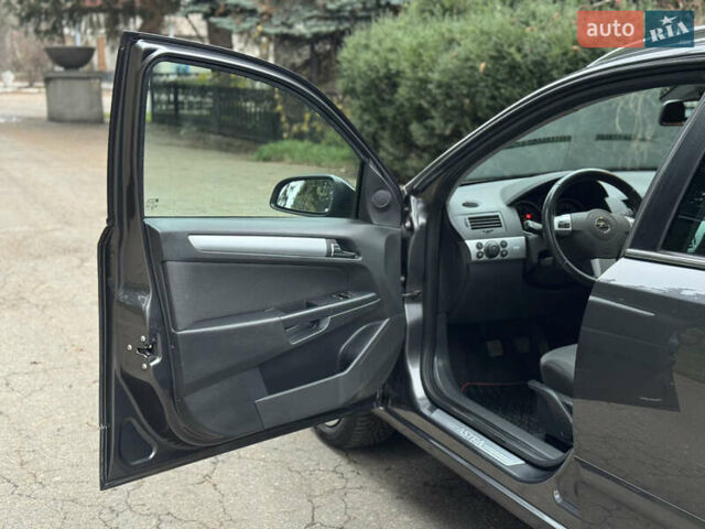 Сірий Опель Астра, об'ємом двигуна 1.6 л та пробігом 215 тис. км за 5750 $, фото 12 на Automoto.ua