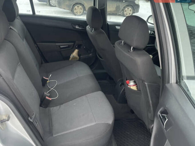 Серый Опель Астра, объемом двигателя 1.69 л и пробегом 217 тыс. км за 5850 $, фото 11 на Automoto.ua