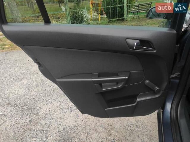 Серый Опель Астра, объемом двигателя 1.6 л и пробегом 271 тыс. км за 6750 $, фото 19 на Automoto.ua