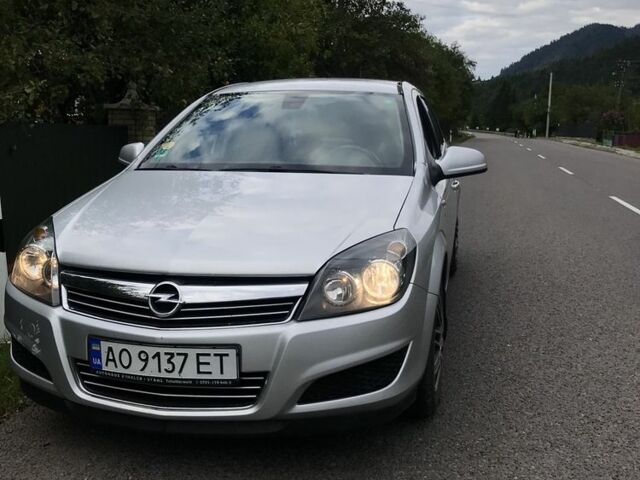 Опель Астра 2010 в Межгорье на Automoto.ua Серый Опель Астра, объемом двигателя 1.7 л и пробегом 260 тыс. км за 5500 $, фото 2 на Automoto.ua