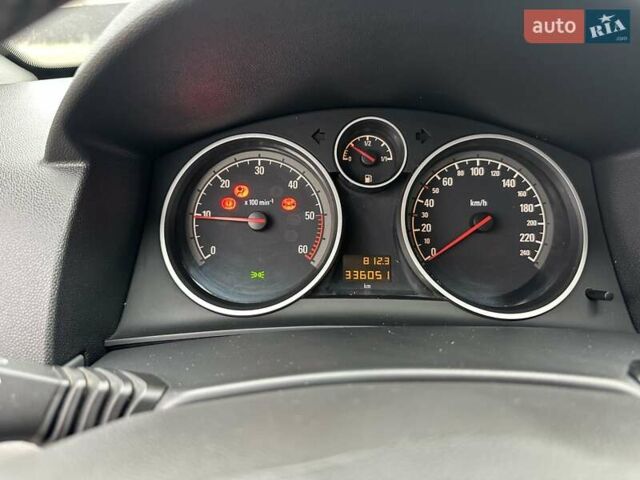 Серый Опель Астра, объемом двигателя 1.69 л и пробегом 336 тыс. км за 6600 $, фото 27 на Automoto.ua