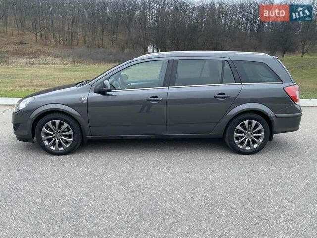 Серый Опель Астра, объемом двигателя 1.6 л и пробегом 248 тыс. км за 6850 $, фото 3 на Automoto.ua