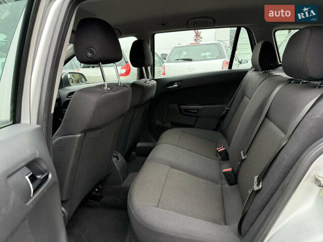 Опель Астра 2010 у Вінниці на Automoto.ua Сірий Опель Астра, об'ємом двигуна 0 л та пробігом 210 тис. км за 5600 $, фото 38 на Automoto.ua