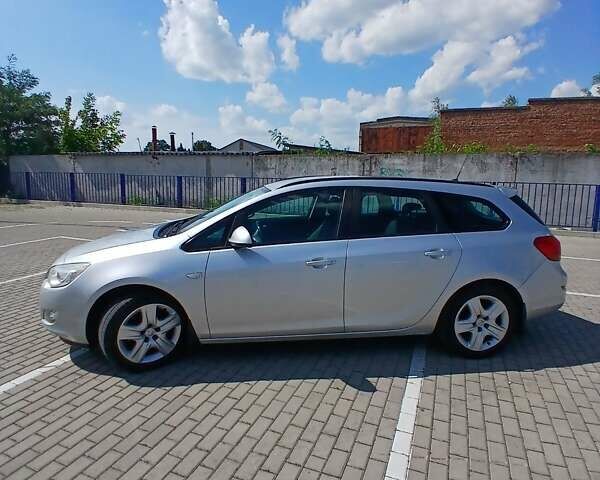 Опель Астра 2010 у Тернополі на Automoto.ua Сірий Опель Астра, об'ємом двигуна 1.69 л та пробігом 279 тис. км за 6999 $, фото 10 на Automoto.ua