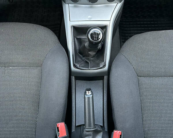 Опель Астра 2010 в Полтаве на Automoto.ua Серый Опель Астра, объемом двигателя 1.6 л и пробегом 143 тыс. км за 6500 $, фото 22 на Automoto.ua