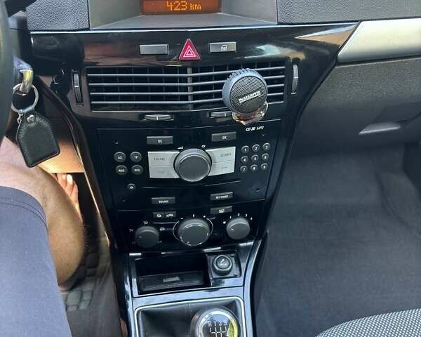 Опель Астра 2010 в Одессе на Automoto.ua Серый Опель Астра, объемом двигателя 1.6 л и пробегом 155 тыс. км за 7500 $, фото 13 на Automoto.ua