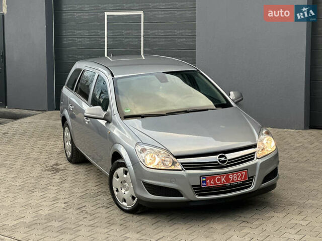 Серый Опель Астра, объемом двигателя 1.6 л и пробегом 224 тыс. км за 5500 $, фото 14 на Automoto.ua