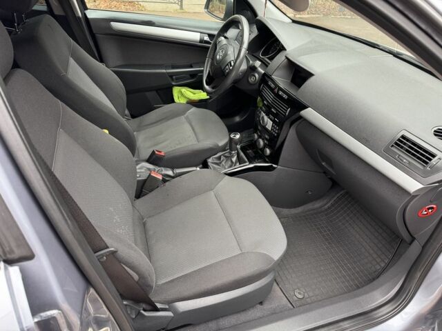 Серый Опель Астра, объемом двигателя 0 л и пробегом 209 тыс. км за 6400 $, фото 10 на Automoto.ua