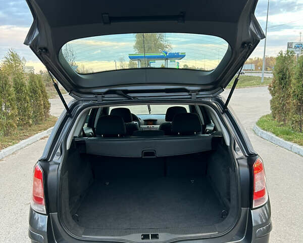 Опель Астра 2010 в Полтаве на Automoto.ua Серый Опель Астра, объемом двигателя 1.6 л и пробегом 143 тыс. км за 6500 $, фото 85 на Automoto.ua