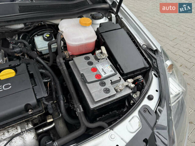 Опель Астра 2010 у Вінниці на Automoto.ua Сірий Опель Астра, об'ємом двигуна 0 л та пробігом 210 тис. км за 5600 $, фото 54 на Automoto.ua