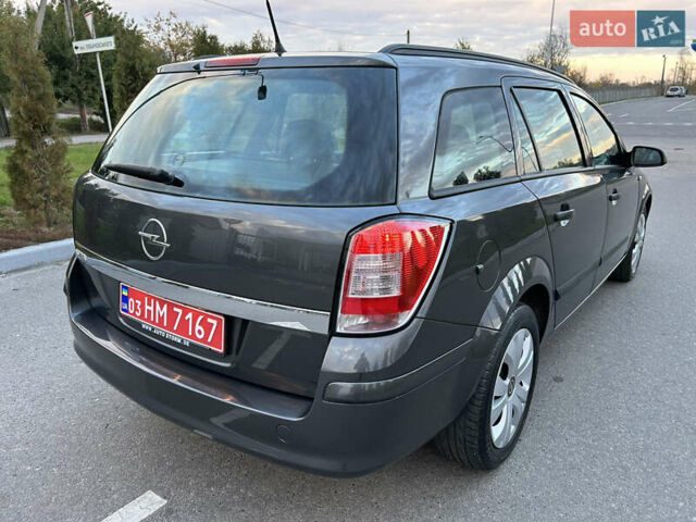 Опель Астра 2010 в Полтаве на Automoto.ua Серый Опель Астра, объемом двигателя 1.6 л и пробегом 143 тыс. км за 6500 $, фото 4 на Automoto.ua