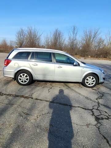 Серый Опель Астра, объемом двигателя 1.6 л и пробегом 260 тыс. км за 5000 $, фото 11 на Automoto.ua