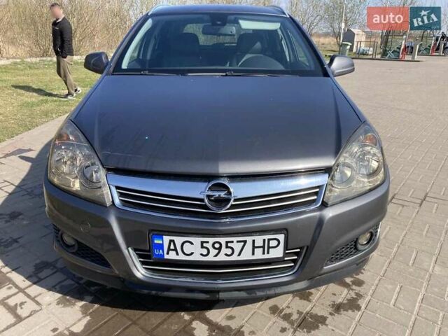 Серый Опель Астра, объемом двигателя 1.7 л и пробегом 210 тыс. км за 7200 $, фото 3 на Automoto.ua