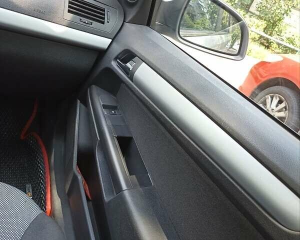 Опель Астра 2010 у Києві на Automoto.ua Сірий Опель Астра, об'ємом двигуна 1.7 л та пробігом 255 тис. км за 5500 $, фото 14 на Automoto.ua