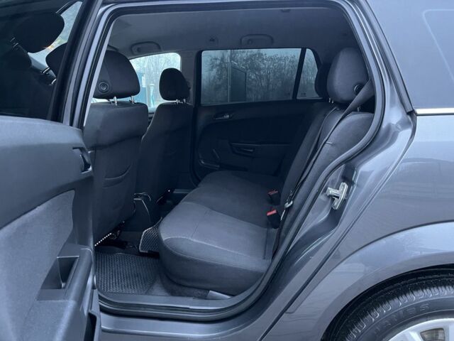 Серый Опель Астра, объемом двигателя 1.6 л и пробегом 242 тыс. км за 6199 $, фото 12 на Automoto.ua