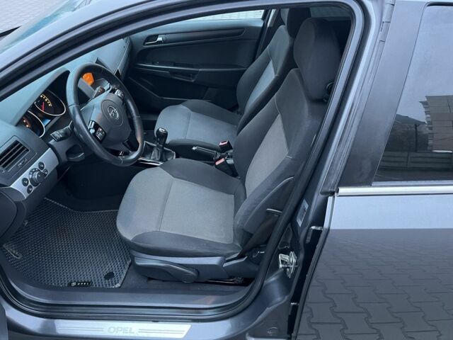 Серый Опель Астра, объемом двигателя 1.6 л и пробегом 242 тыс. км за 6199 $, фото 9 на Automoto.ua