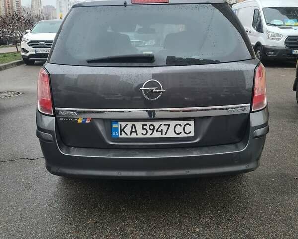 Серый Опель Астра, объемом двигателя 1.69 л и пробегом 342 тыс. км за 5300 $, фото 2 на Automoto.ua