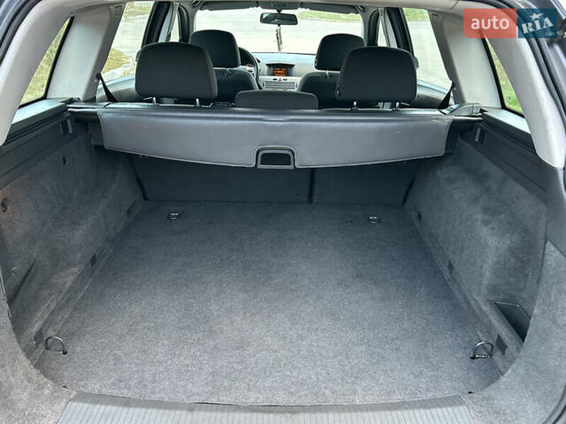 Опель Астра 2010 в Полтаве на Automoto.ua Серый Опель Астра, объемом двигателя 1.6 л и пробегом 143 тыс. км за 6500 $, фото 83 на Automoto.ua