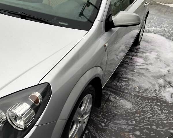 Сірий Опель Астра, об'ємом двигуна 1.7 л та пробігом 313 тис. км за 5500 $, фото 3 на Automoto.ua