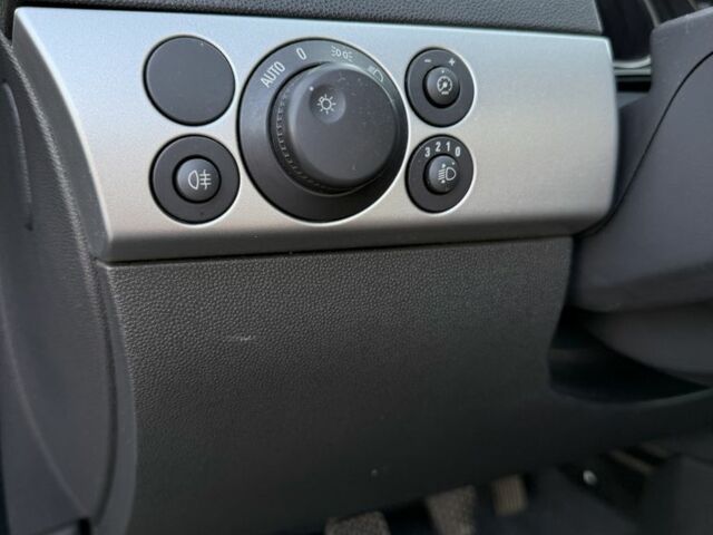 Серый Опель Астра, объемом двигателя 1.6 л и пробегом 212 тыс. км за 5999 $, фото 15 на Automoto.ua