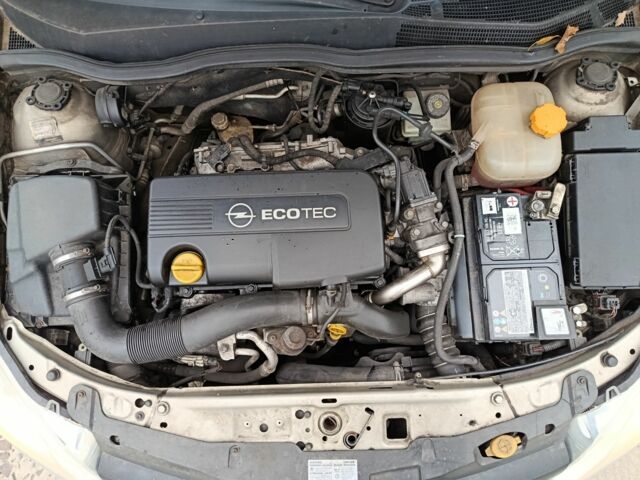 Сірий Опель Астра, об'ємом двигуна 1.7 л та пробігом 300 тис. км за 4300 $, фото 4 на Automoto.ua