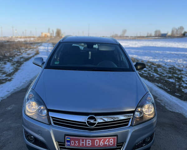 Серый Опель Астра, объемом двигателя 1.6 л и пробегом 243 тыс. км за 5500 $, фото 4 на Automoto.ua