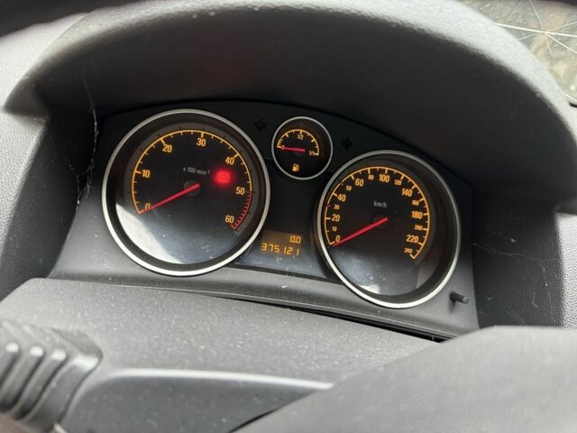 Опель Астра 2010 в Киеве на Automoto.ua Серый Опель Астра, объемом двигателя 1.7 л и пробегом 375 тыс. км за 2500 $, фото 8 на Automoto.ua