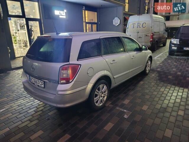 Серый Опель Астра, объемом двигателя 1.7 л и пробегом 238 тыс. км за 4999 $, фото 5 на Automoto.ua